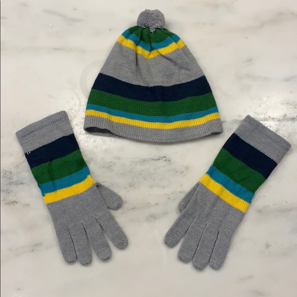 Women’s winter hat and gloves 🧤